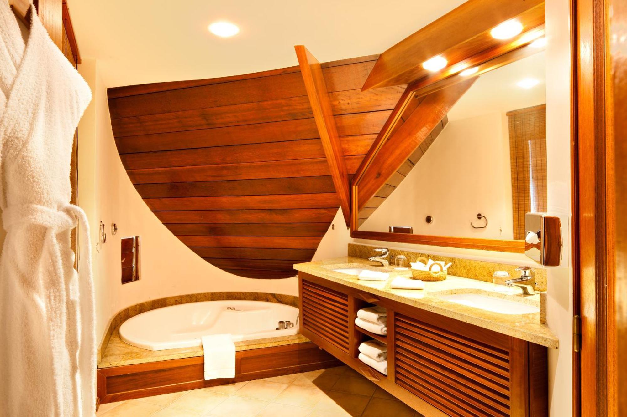 Le Saint Alexis **** Hotel & Spa Exterior foto